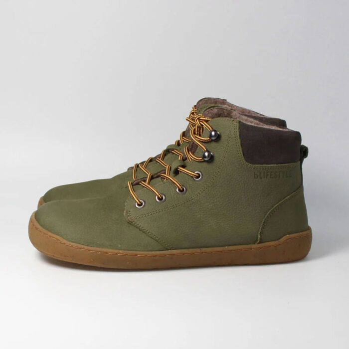 NL245116MV550 blifestyle streetstyle olive